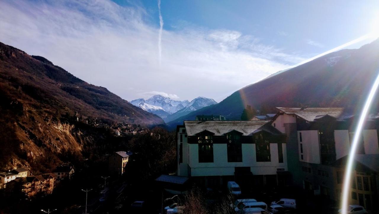 Grand Studio Tout Confort Pour 4 Personnes Brides-les-Bains Esterno foto