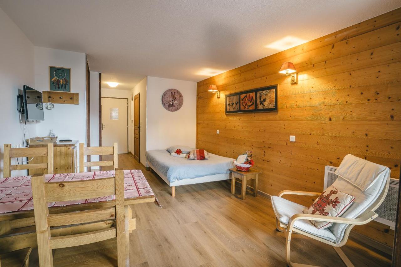 Grand Studio Tout Confort Pour 4 Personnes Brides-les-Bains Esterno foto