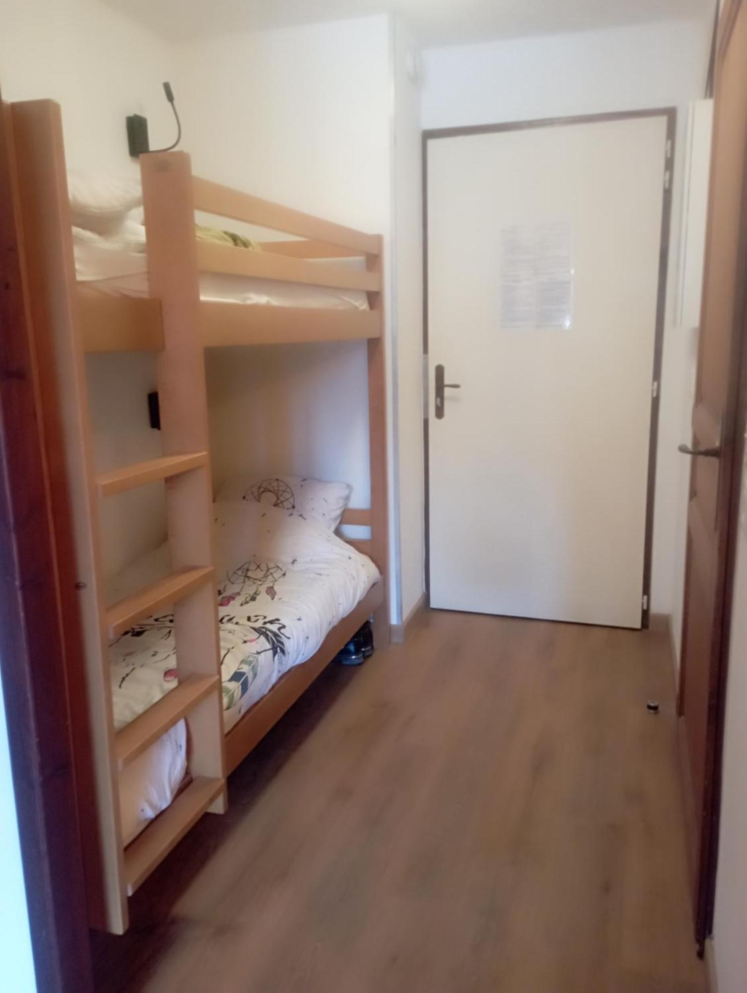 Grand Studio Tout Confort Pour 4 Personnes Brides-les-Bains Esterno foto